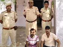 Jaisalmer News: बिना अनुमति संवेदनशील इलाके में घूम रहे पांच संदिग्ध दबोचे, मोबाइल में मिले वीडियो, जांच जारी Jaisalmer News: Five suspects roaming in sensitive area without permission were caught, videos found in mobile