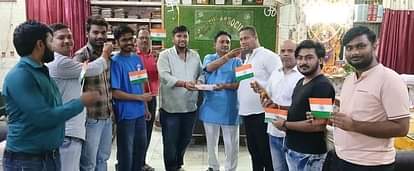 Operation Sindoor: ऑपरेशन सिंदूर से बढ़ा मान...भारतीय सेना की जय-जयकार, लोगों ने मिठाई बांटकर जताई खुशी Operation Sindoor boosted our prestige all traces of terrorists were wiped out