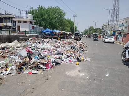 Fatehabad News: यूजर चार्ज पूरा, काम अधूरा, मुख्य प्वाइंटों से दोपहर बाद उठ रहा कचरा User charge is complete, work is incomplete, garbage is being collected from main points after noon