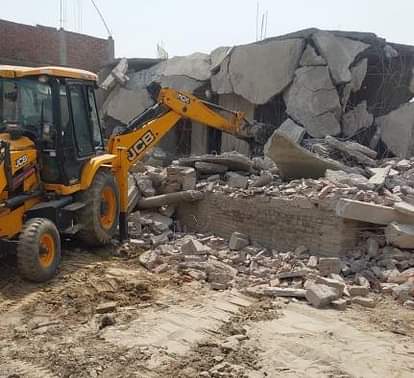 Shravasti News: एक और अवैध मदरसा हुआ ध्वस्त, दो हुए सील Another illegal madrasa demolished, two sealed