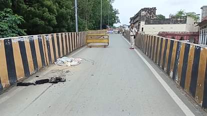 Ajmer News: स्मार्ट सिटी के तहत बने रामसेतु में बारिश से हुआ गड्ढा, यातायात किया बंद, लोग बोले- भ्रष्टाचार हुआ Ajmer's Ram Setu became an example of corruption, traffic closed due to potholes