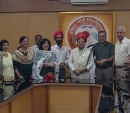 Rewari News: कुलपति प्रो. असीम मिगलानी का किया सम्मान Vice Chancellor Prof. Asim Miglani honored