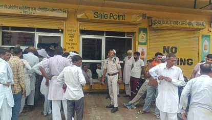 Sirsa News: शहर में पर्ची के लिए किसानों के बीच हुई बहस There was a debate between the farmers for the slip in the city