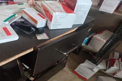 Firozabad News: क्लीनिक की फार्मेसी से साढे़ सात हजार रुपये की चोरी Seven and a half thousand rupees stolen from the clinic's pharmacy