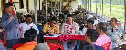 Shahjahanpur News: रेलवे कर्मियों के सम्मान के लिए नरमू हमेशा तैयार Narmu always ready to respect railway personnel