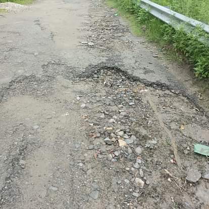 Almora News: देघाट-घटगाड़ मार्ग की बदहाली ले रही लोगों की परीक्षा Deghat Ghatgarh Road not in Good Condition