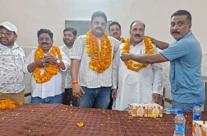 Budaun News: कांट्रेक्टर्स वेलफेयर एसोसिएशन के अध्यक्ष बने अमित पांडेय Amit Pandey became the president of Contractors Welfare Association