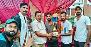 Budaun News: बिल्सी ने बदायूं को हराकर किया शील्ड पर कब्जा Bilsi defeated Badaun and captured the shield