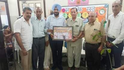 Karnal News: हिंदी दिवस पर हुई सुलेख प्रतियोगिता Calligraphy competition held on Hindi Diwas