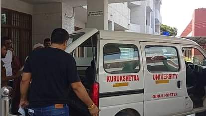 Kurukshetra News: एंबुलेंस में नहीं था स्ट्रेचर, शव को गोद में रखकर ले गए परिजन There was no stretcher in the ambulance, the family carried the body in their lap