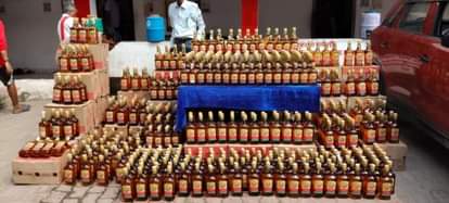 Firozabad News: तस्करी के लिए बिहार ले जाई जा रही लाखों की शराब पकड़ी Liquor worth lakhs being smuggled to Bihar seized