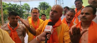 Jaipur News: गढ़ मंदिरों की भूमि पर कब्जों के खिलाफ पुजारियों का धरना, प्रदेशव्यापी आंदोलन की चेतावनी Jaipur News: Anger over illegal encroachments on historic Garh temples, priests stage protest in Jaipur