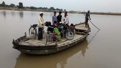 Balrampur News: बाढ़ पीड़ितों की सुरक्षा के लिए मिलेंगी लाइफ जैकेट Life jackets will be provided to flood victims.