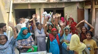 Bhiwani News: एक पात्र की 3 बार बायोमीट्रिक करने में लग रही 20 मिनट, डिपो पर जुट रही भीड़ It takes 20 minutes to do the biometric of a person 3 times, crowds are gathering at the depot.