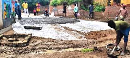 Mirzapur News: मानक के विपरीत सड़क निर्माण, डीएम से जांच की मांग Road construction contrary to standard, demand for investigation from DM