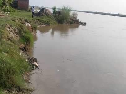 Basti News: फिर उफान पर सरयू...तटवर्ती गांवों में दहशत Saryu in spate again...panic in coastal villages