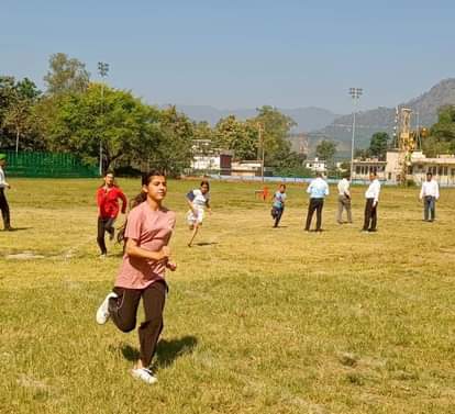 Udhampur News: अंतर जोन जिला एथलेटिक मीट में पौनी की छात्राओं ने लहराया परचम jammu kashmir news