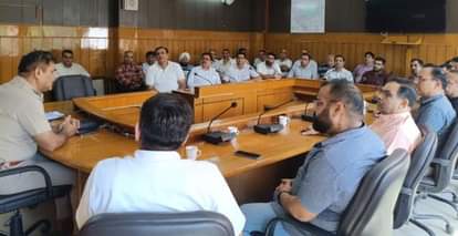 नशे और प्रतिबंधित दवाओं पर कड़ी निगरानी रखें : पुलिस अधीक्षक Keep a strict vigil on drugs and banned drugs: Superintendent of Police