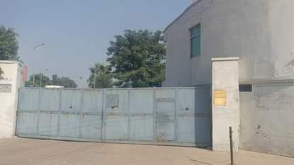 Ghaziabad News: मीट कारोबारी के फ्लैट और फैक्टरी में आयकर का छापा Income Tax raid on meat trader's flat and factory
