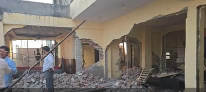 Ghaziabad News: जीडीए ने शालीमार गार्डन में अवैध निर्माण तोड़ा GDA demolishes illegal construction in Shalimar Garden