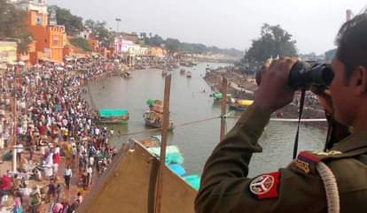 Chitrakoot News: दीपोत्सव पर जगमगाई धर्मनगरी, हर ओर गूंजा जय श्रीराम का उद्घोष Dharmanagari lit up on the festival of lights, slogan of Jai Shri Ram echoed everywhere