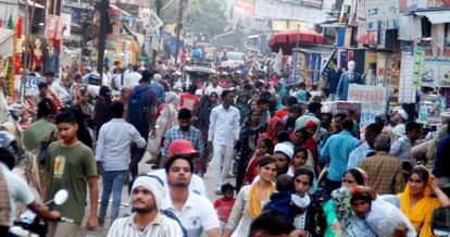 Baghpat News: दिवाली पर बाजार हुआ रोशन, भीड़ के साथ बढ़ा कारोबार Diwali market lights up, business picks up with crowds