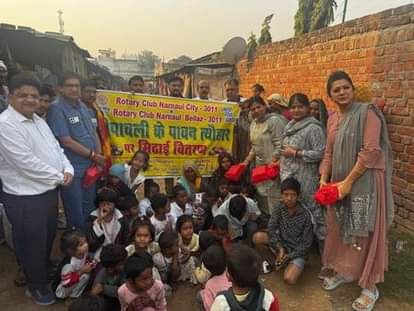 Mahendragarh-Narnaul News: रोटरी क्लब ने झुग्गियों में बांटी दिवाली की खुशियां Rotary Club spreads Diwali joy in slums
