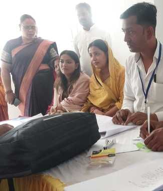 Bihar Election: bhojpuri star pawan singh wife files nomination will contest election as independent
