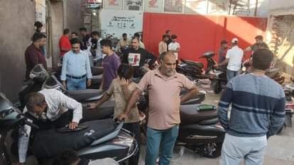 Udhampur News: मोबाइल, टीवी, फ्रिज, एलईडी के साथ वाहनों की खूब हुई बिक्री, उम्मीद से बढ़कर हुआ कारोबार jammu kashmir news