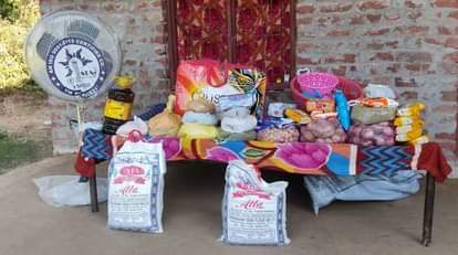 Noida News: महिला को दी राहत सामग्री vijaypur news, sewa mission news