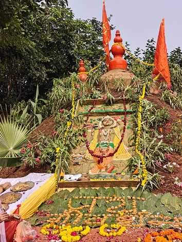 Govardhan Pooja: ग्वालियर में हुई प्रदेश की सबसे बड़ी गोवर्धन पूजा, 108 टन सामग्री से 21 फीट लंबे बनाए गोवर्धन The biggest Govardhan Puja of year, Govardhan of more than 21 feet was made from 108 tonnes