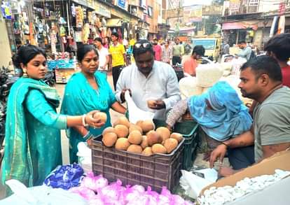Baghpat News: भैया दूज पर गोले के दामों ने छुआ आसमान, दोगुना हो गए दाम On Bhaiya Dooj, the price of shells touched the sky, the price doubled.