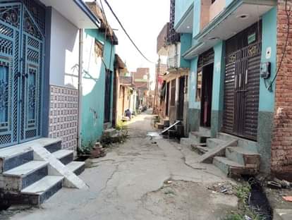 Sambhal News: पालिका की कार्रवाई पर उठाए सवाल, ईओ से मिलेंगे मकान पर काबिज लोग Questions raised on the action of the municipality, people occupying the house will meet the EO.