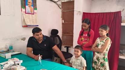 Ballia News: वायरल फीवर, जोड़ों में दर्द व सांस रोगी ज्यादा पहुंचे Viral fever, joint pain and respiratory patients reached more