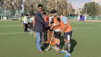 Jammu News: सेमीफाइनल में पहुंचीं कानपुर, हरियाणा, पंजाब और खालसा इलेवन Srinagar, Polo Ground, Hockey Tournament