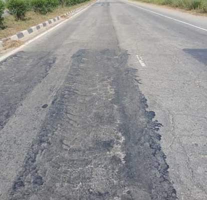 Muzaffarnagar News: सहारनपुर-मुजफ्फरनगर स्टेट हाईवे कई जगह से धंस गया Saharanpur-Muzaffarnagar State Highway caved in at several places