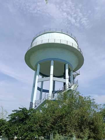 Auraiya News: वॉल्व की खराबी से आधी आबादी पानी के लिए परेशान Half the population is facing water shortage due to valve failure.