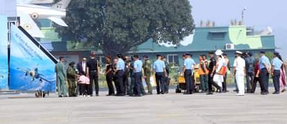 Ambala News: परिवार के साथ पहुंचीं थीं राष्ट्रपति, राफेल से उड़ान के बाद धेवती से मिलाया हाथ The President arrived with her family and shook hands with Dheviti after the Rafale flight.