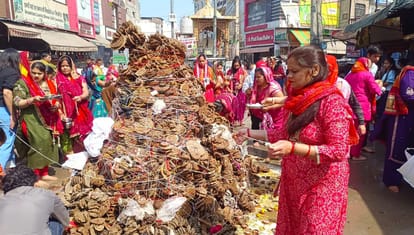 Holi: प्रमुख चौराहों पर रहेगी एंबुलेंस, चोट लगने पर तुरंत होगा इलाज; 35 साल में छठी बार बदला गंगा आरती का समय Holi Ambulances stationed at major intersections providing immediate treatment for injuries