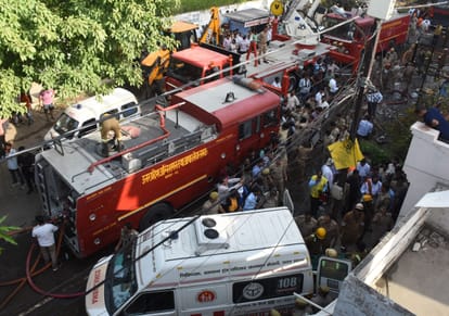 लखनऊ: AC का कंप्रेसर फटने से लगी आग ने 15 बच्चों को लीला, ऊपर से कूदने वालों के पेट में घुसी ग्रिल; जानिए वजह Lucknow: Fire caused by AC compressor bursting claimed the lives of 15 children