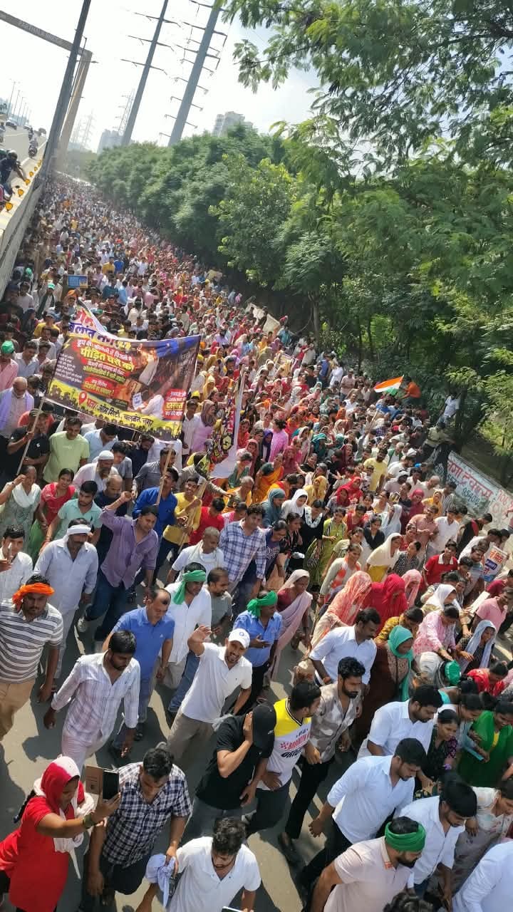 Residents of the flood-prone zone take to the streets to press for their demands.