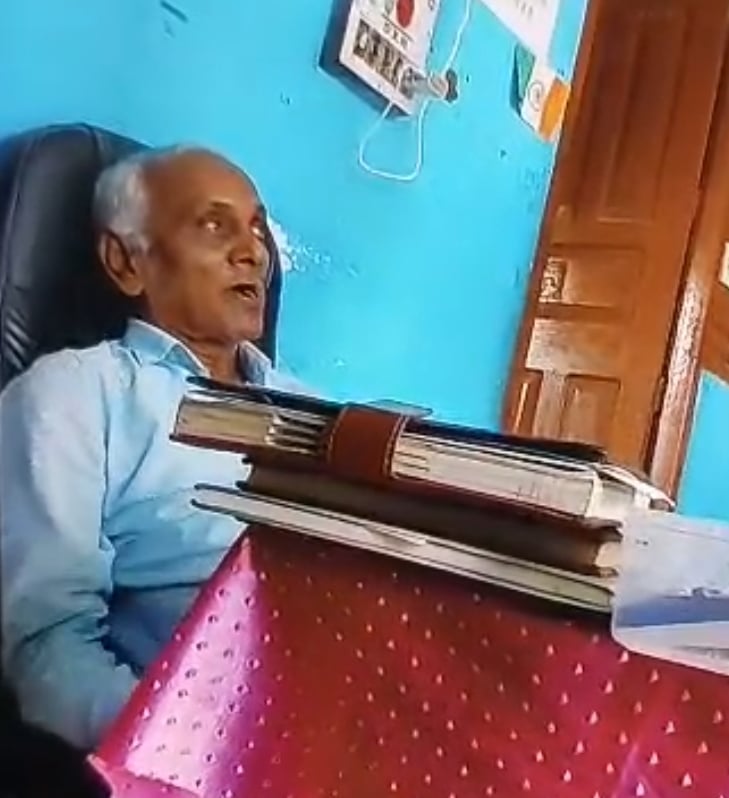 गिरफ्तार बड़ा बाबू