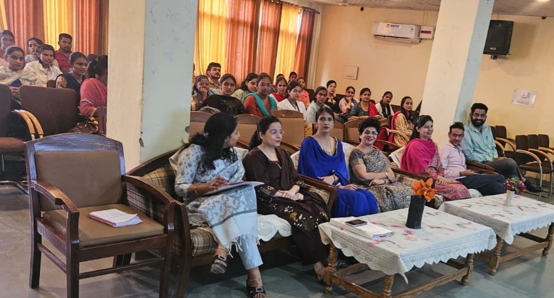 सिरसा।  नेशनल कॉलेज ऑफ एजुकेशन  में बीएड द्वितीय वर्ष के विद्यार्थियों के लिए आयोजित दो दिवसीय 