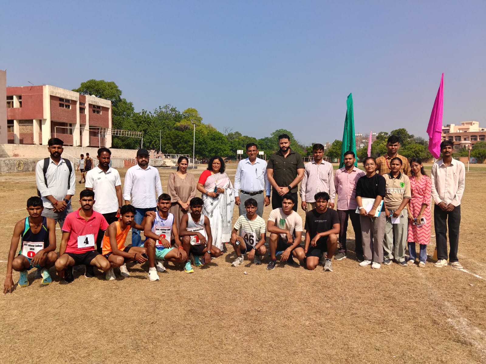 सिरसा। राजकीय नेशनल महाविद्यालय में वार्षिक एथलेटिक मीट के दौरान दौड़ में भाग लेने वाले खिलाड़