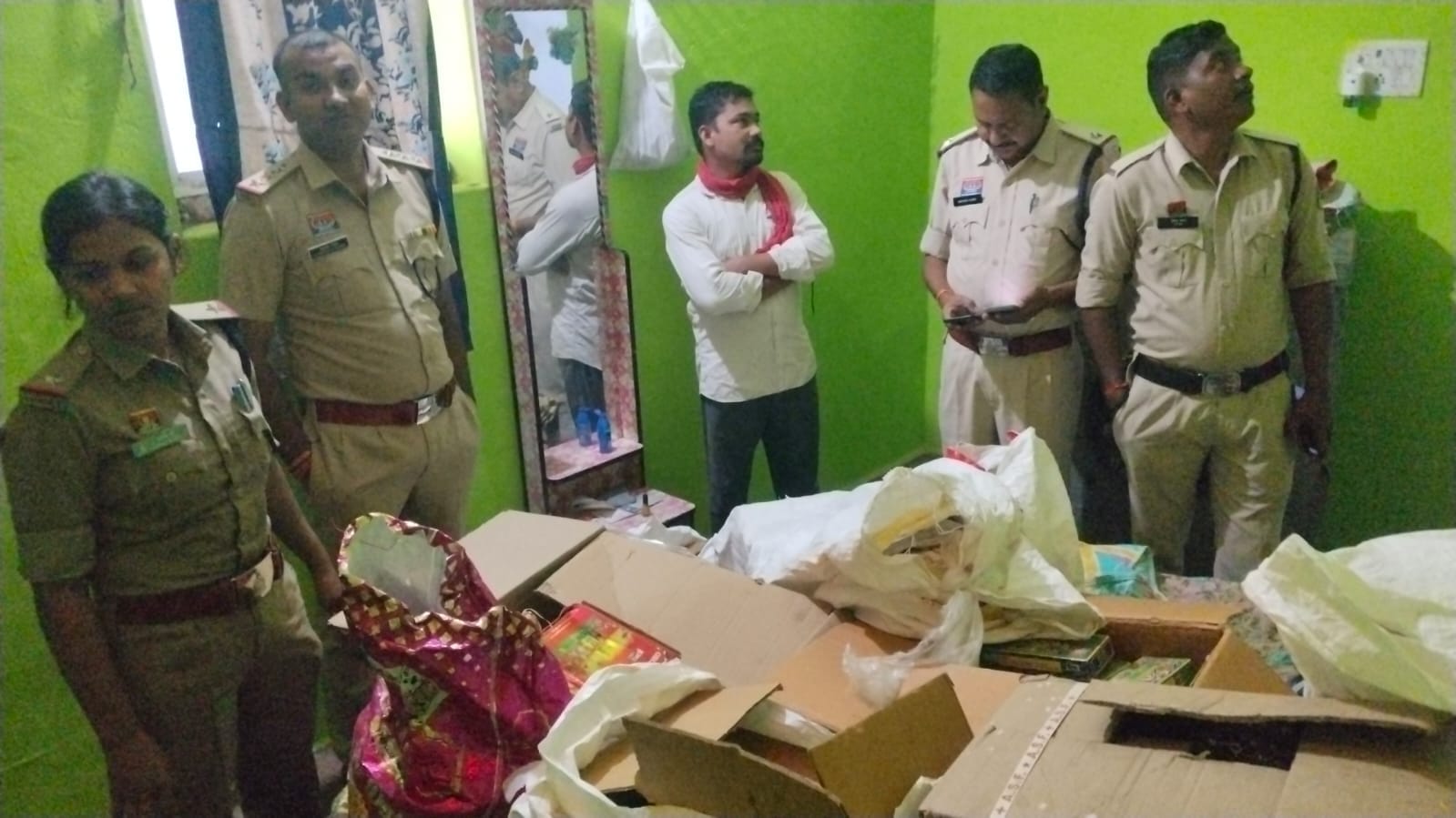 पुलिस का छापा