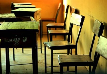 A School in Jammu and Kashmir shut since Aug 15 due to non-presence of the teachers