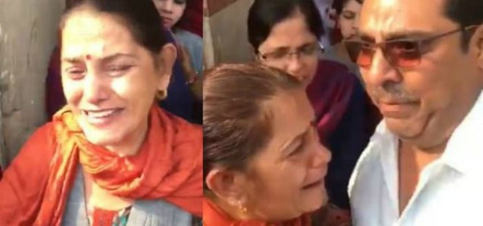 This Family Laments Modi's Decision, Cries While Standing In A Queue