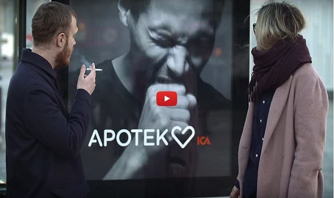 This billboard has a unique idea of making people quit smoking
