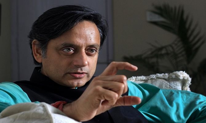 Twitter reactions on Shashi Tharoor's Tough english tweet on Sunanda Pushkar death case