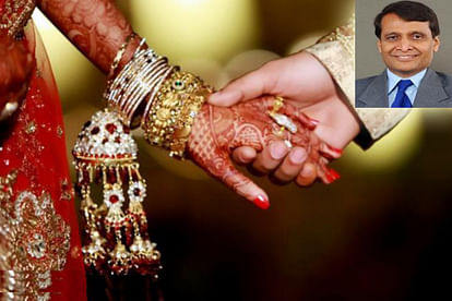 Suresh Prabhu helps a groom for marrying on time by making train journey on time